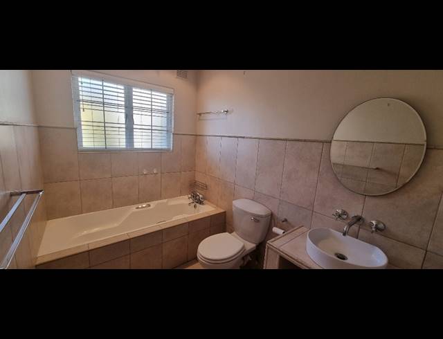 3 BEDROOM APARTMENT FOR SALE IN SOMERSET PARK